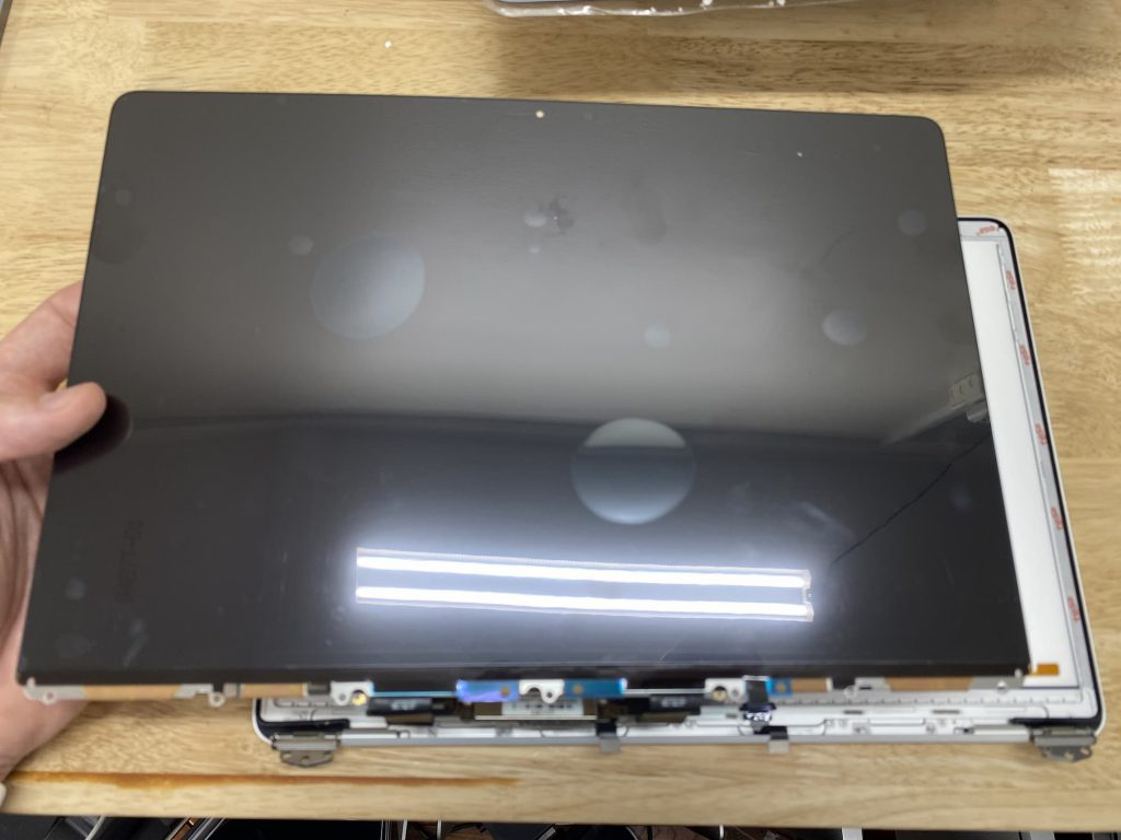 MacBook Air new LCD panel