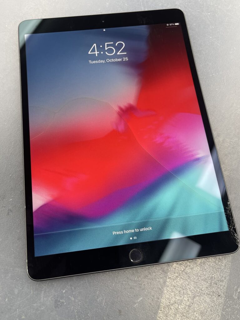 iPad Air 3 Cracked Screen