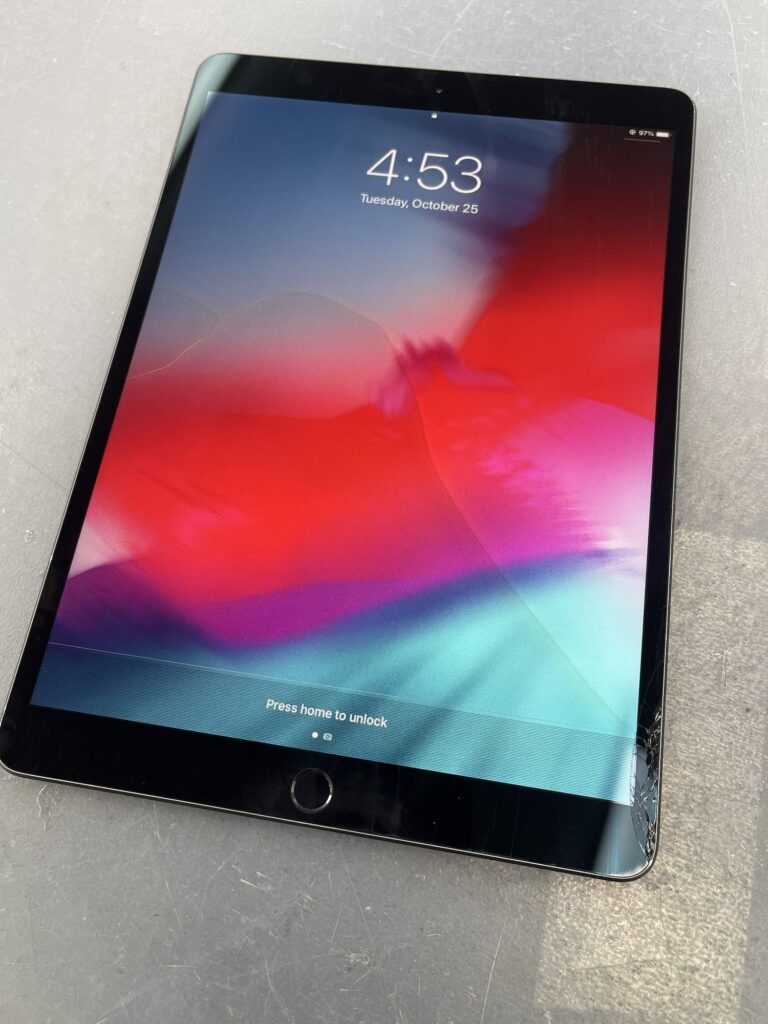 iPad Air 3 Cracked Screen