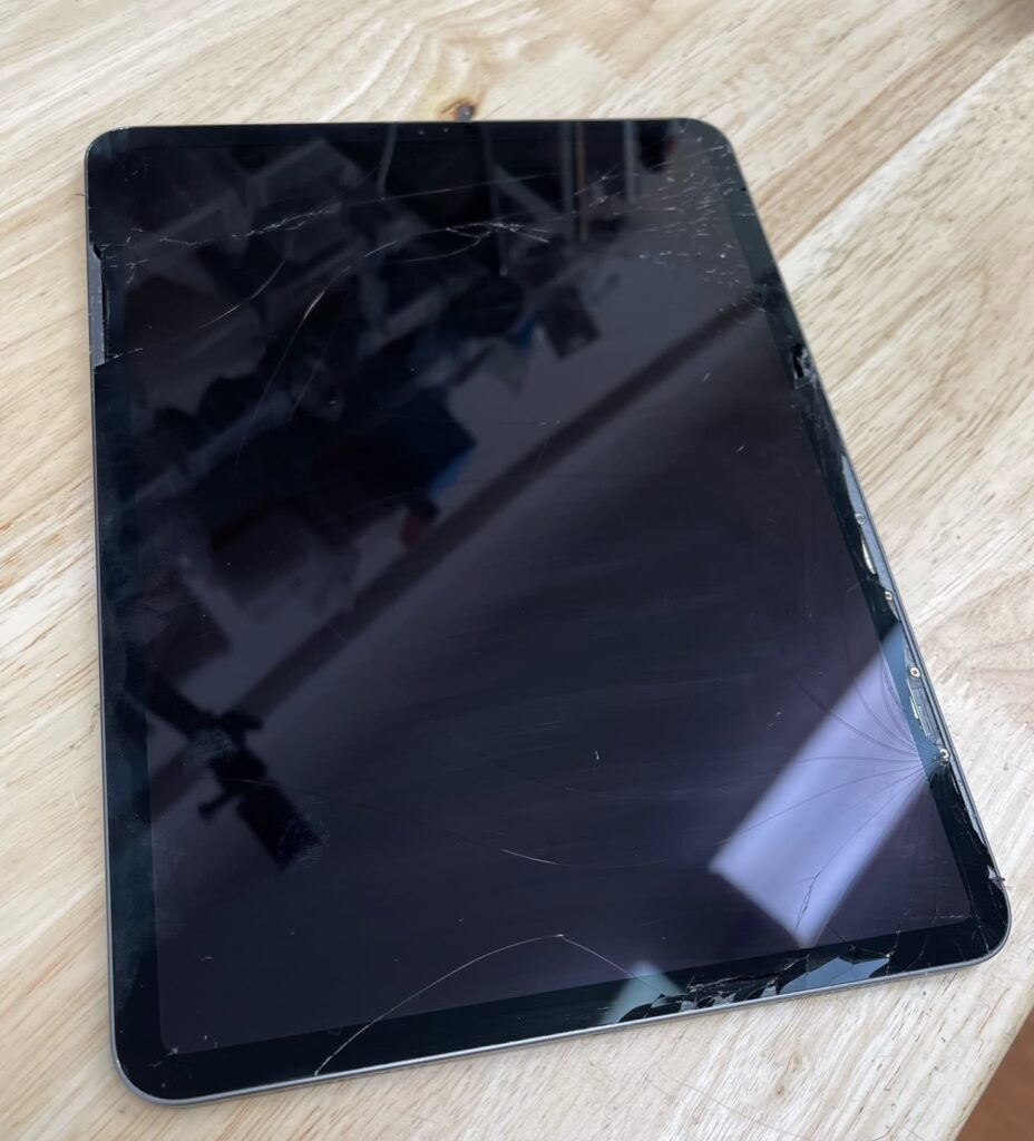 Cracked glass on edges of iPad Pro