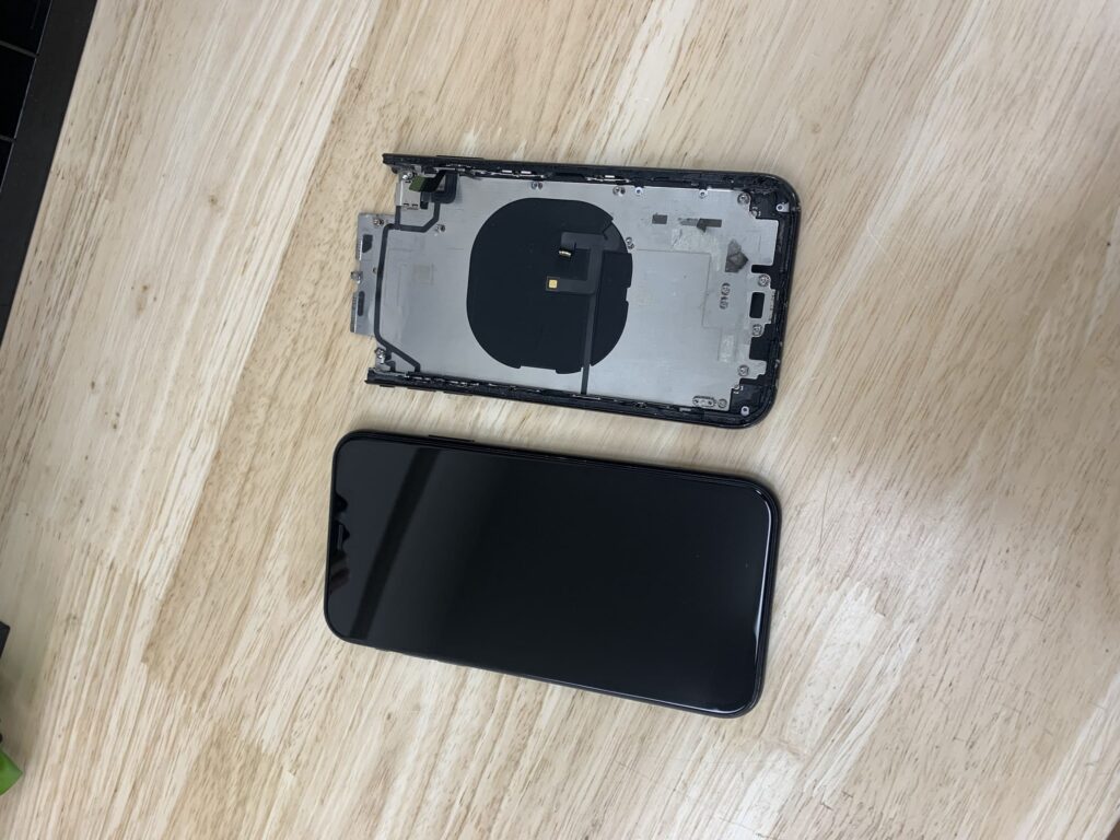 Side by side iPhone XR Repaired next to broken back