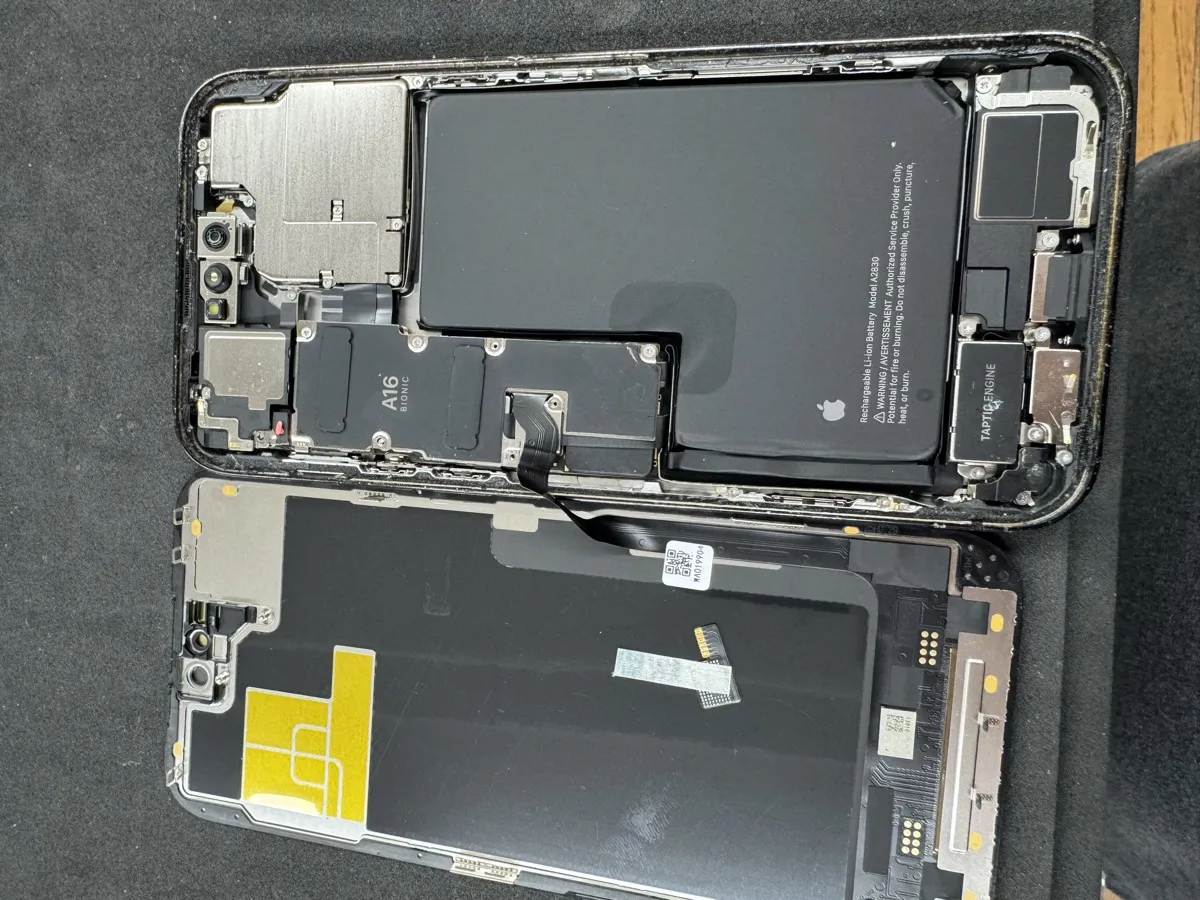 Professional iPhone battery replacement service at MackTechs for East Falls customers