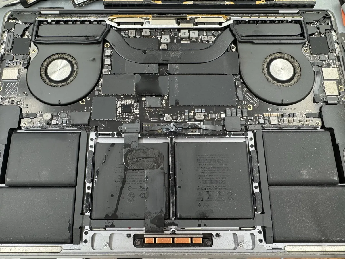 Professional iPhone battery replacement service at MackTechs for Norristown customers