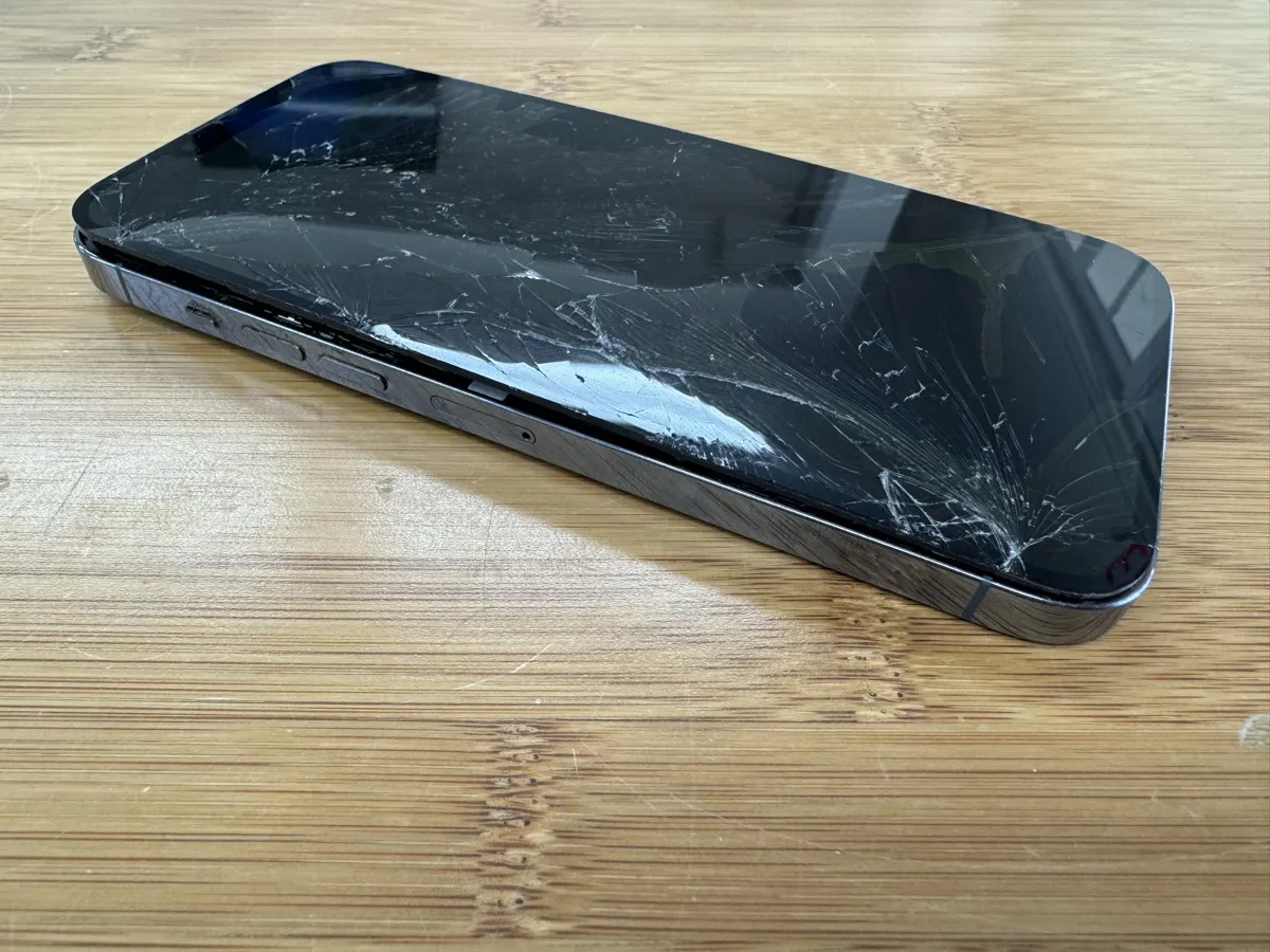 Professional iPhone screen repair service at MackTechs for Bala Cynwyd customers