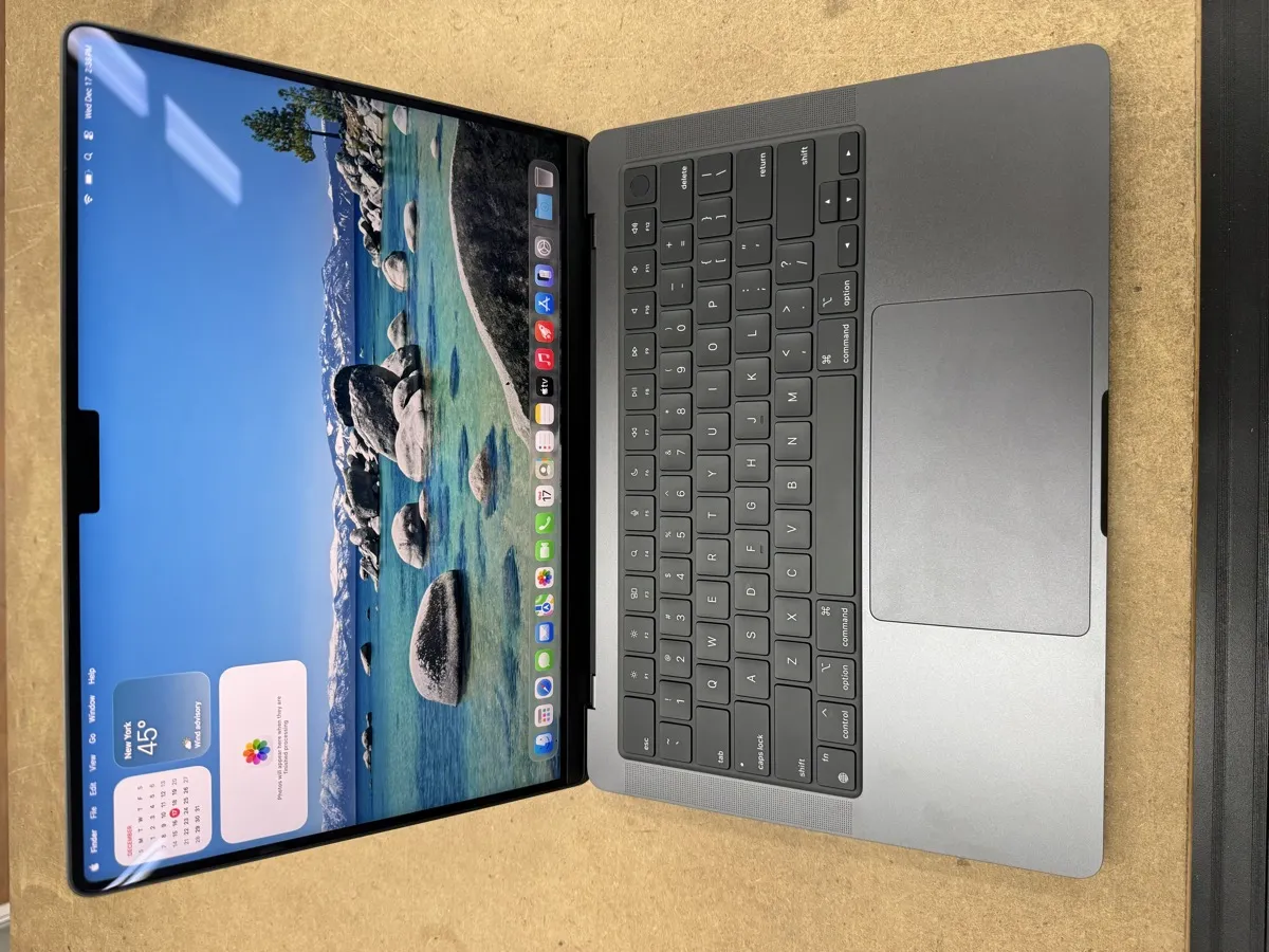 Professional MacBook screen repair service at MackTechs for Germantown customers