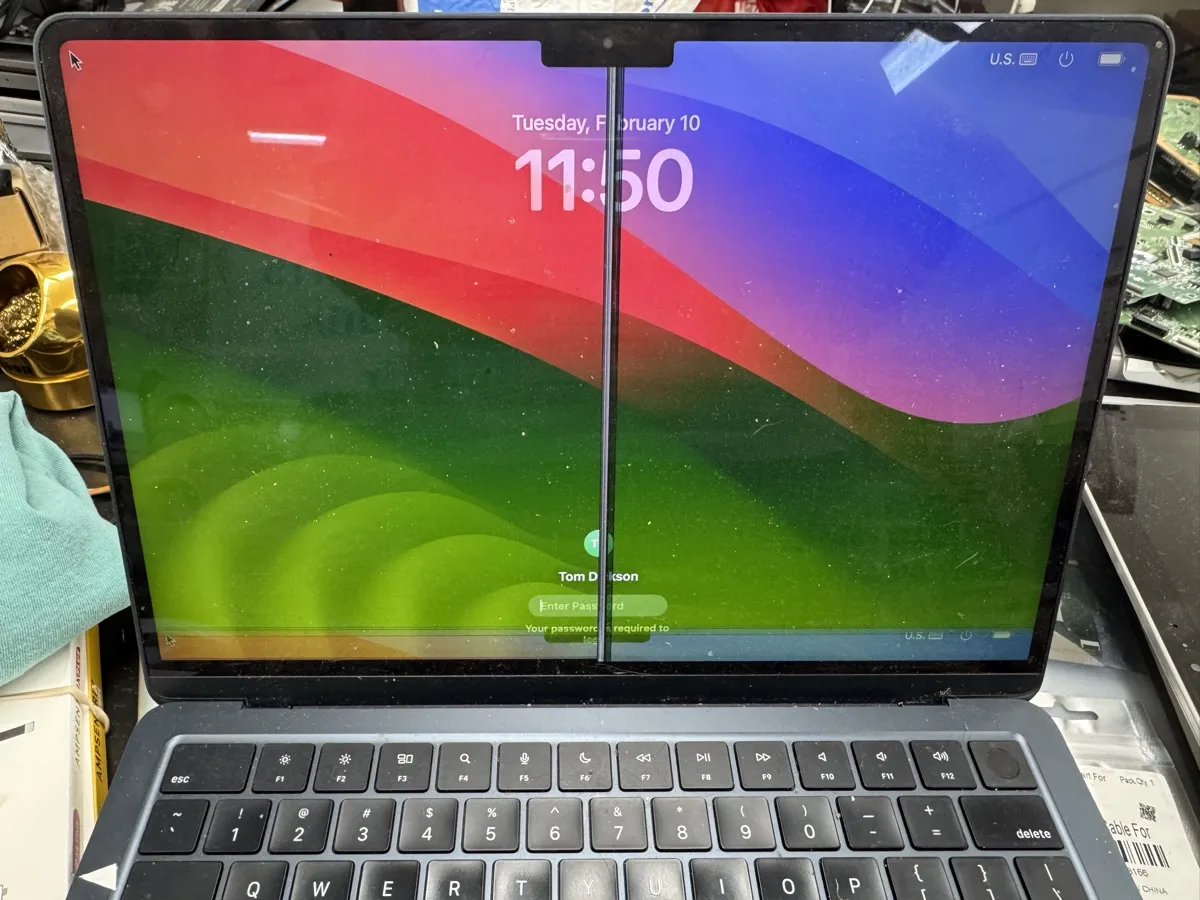 Professional MacBook screen repair service at MackTechs for Philadelphia customers